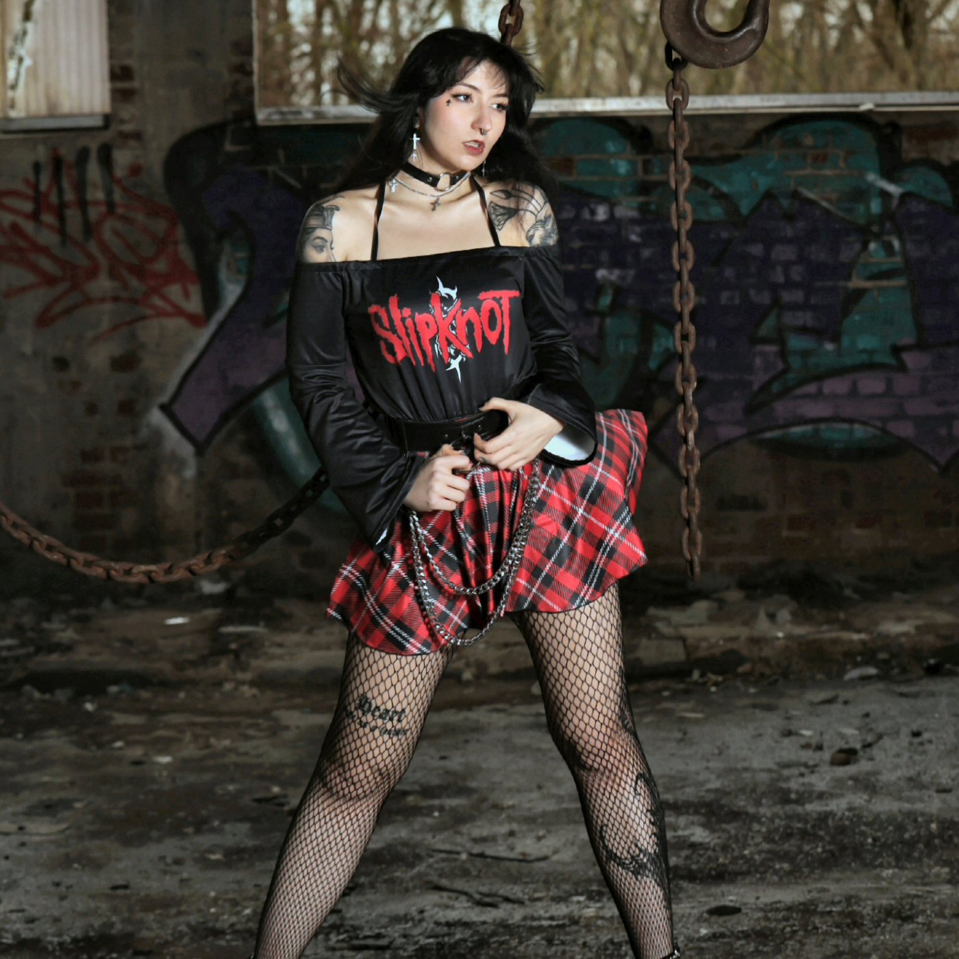 Slipknot Off-shoulder Top And Skirt Set