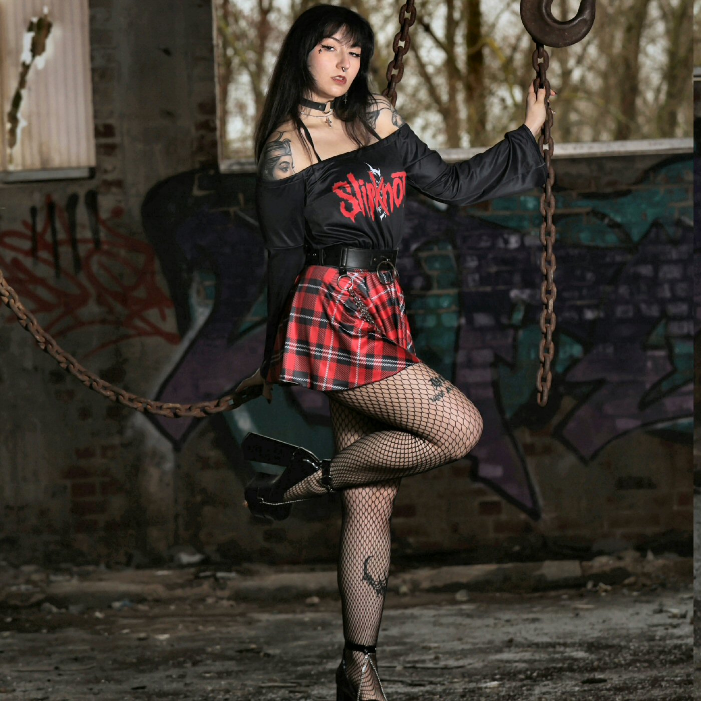 Slipknot Off-shoulder Top And Skirt Set